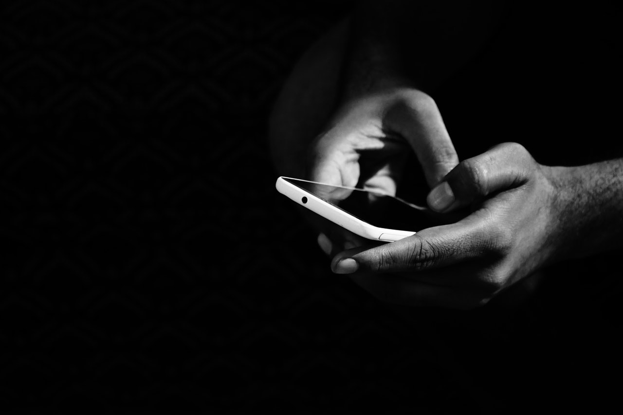Young Africans learning with smartphones